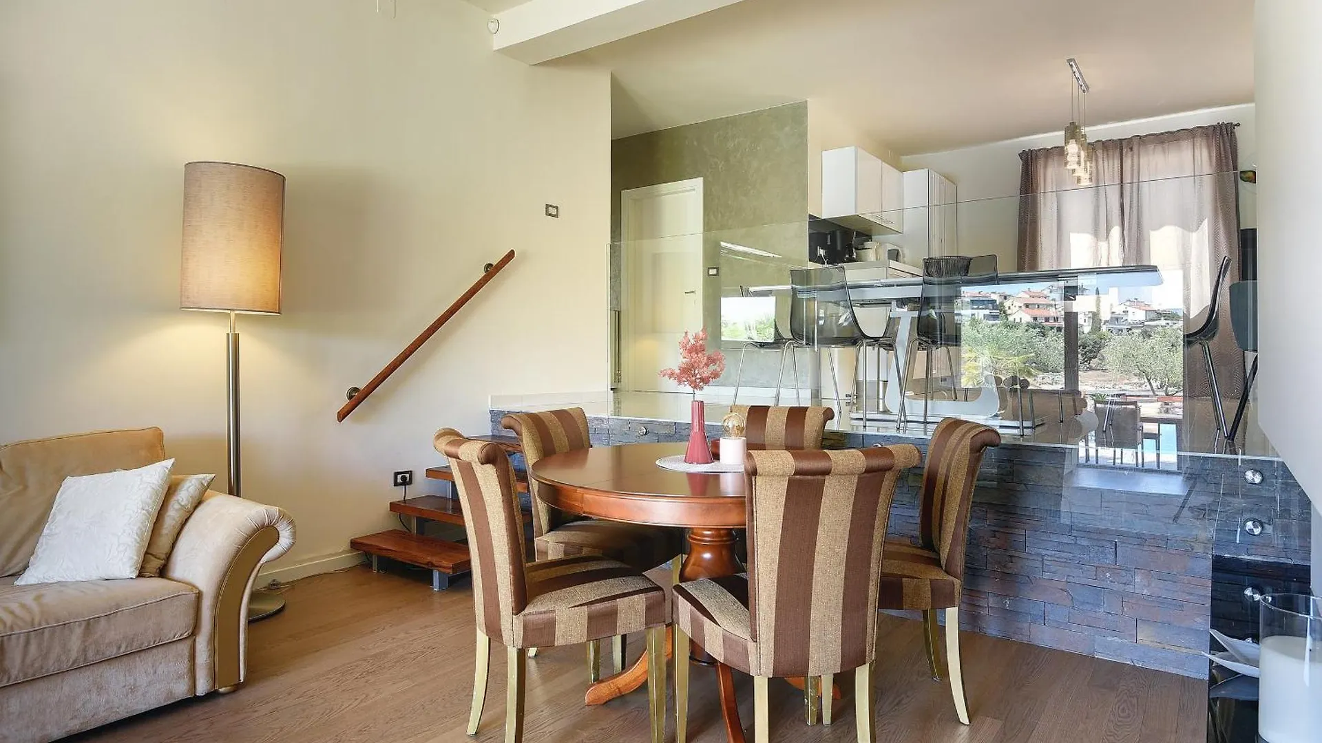 Villa Contessa Del Mar In Pula For 7 People Only 200 Meters From The Beach & Pet Friendly