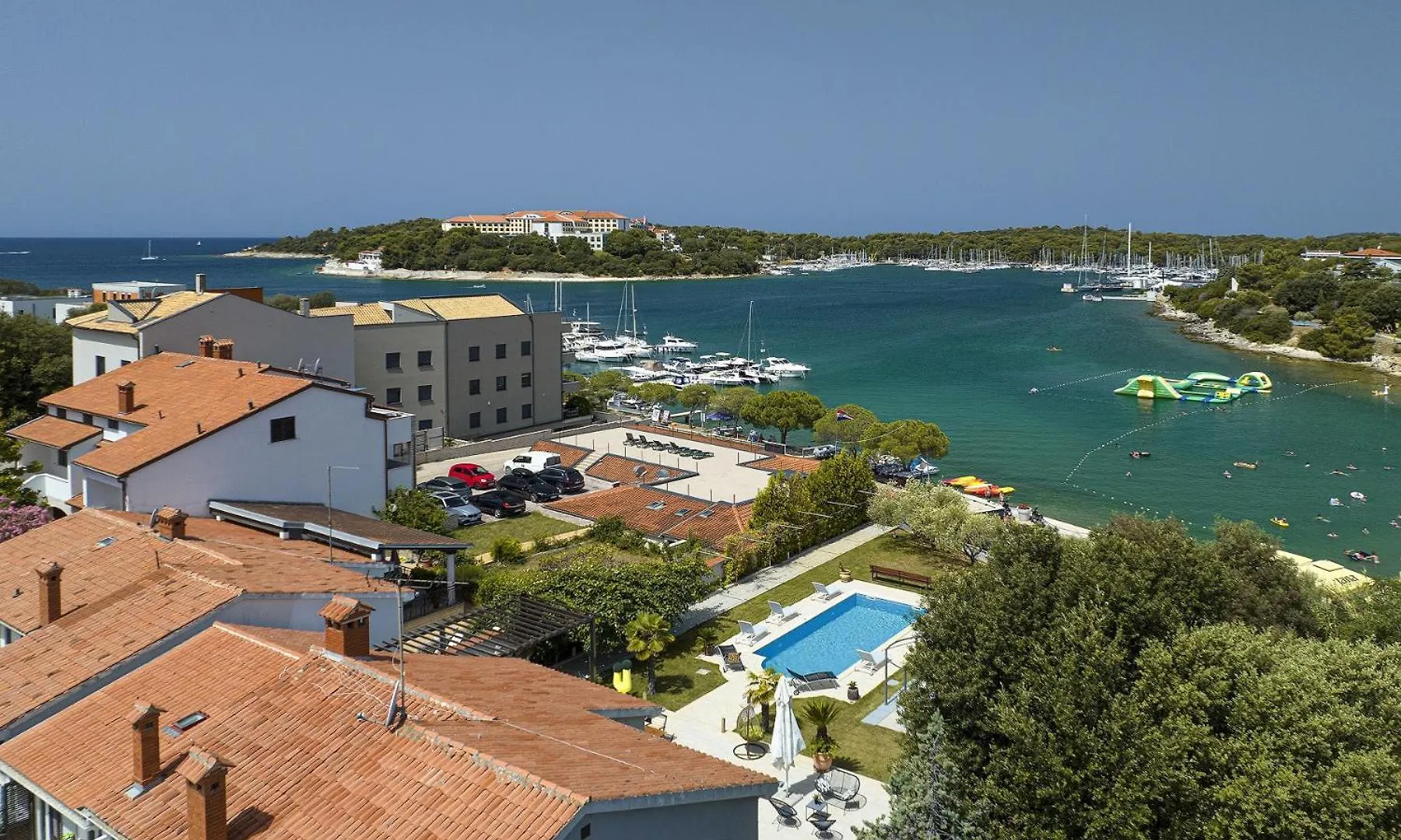 Villa Contessa Del Mar In Pula For 7 People Only 200 Meters From The Beach & Pet Friendly 0*,  Croatia