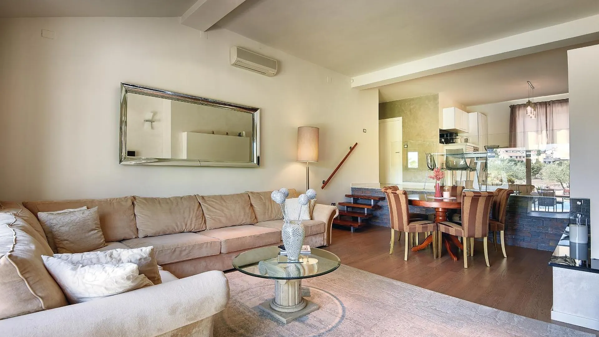 Villa Contessa Del Mar In Pula For 7 People Only 200 Meters From The Beach & Pet Friendly