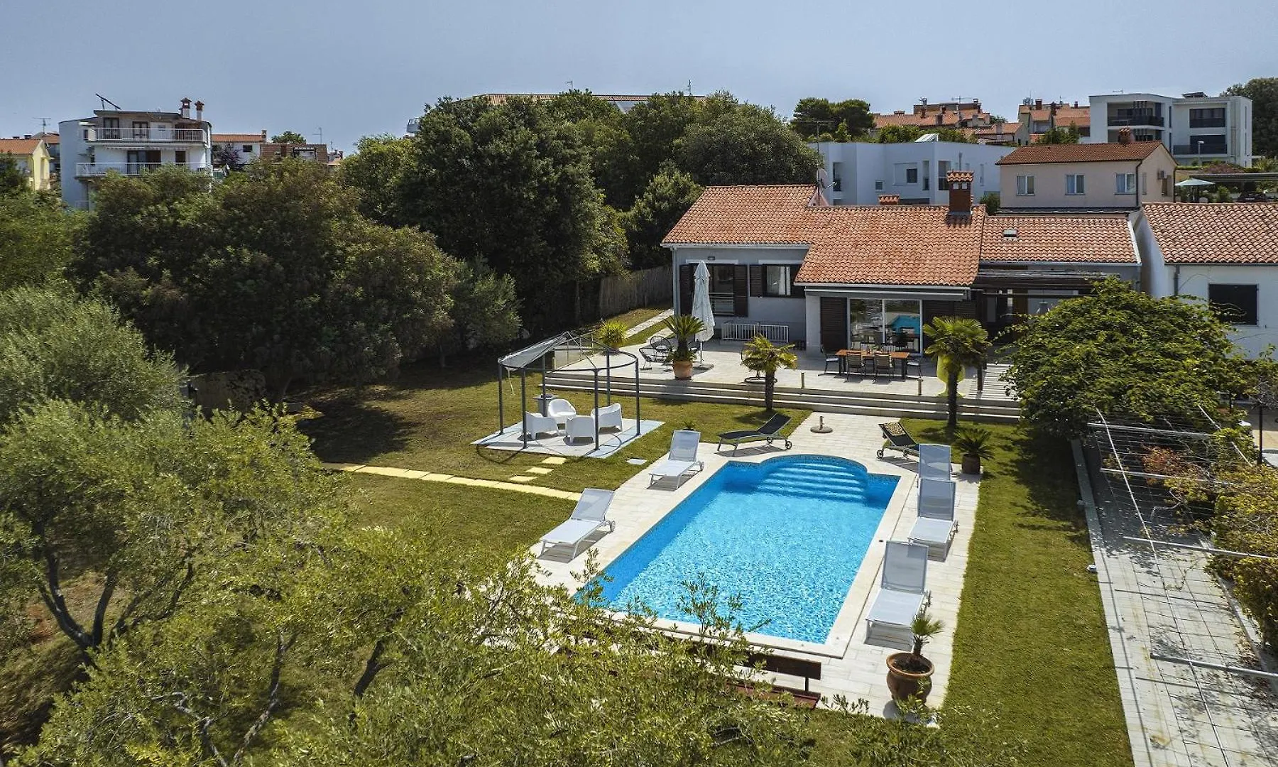 Villa Contessa Del Mar In Pula For 7 People Only 200 Meters From The Beach & Pet Friendly