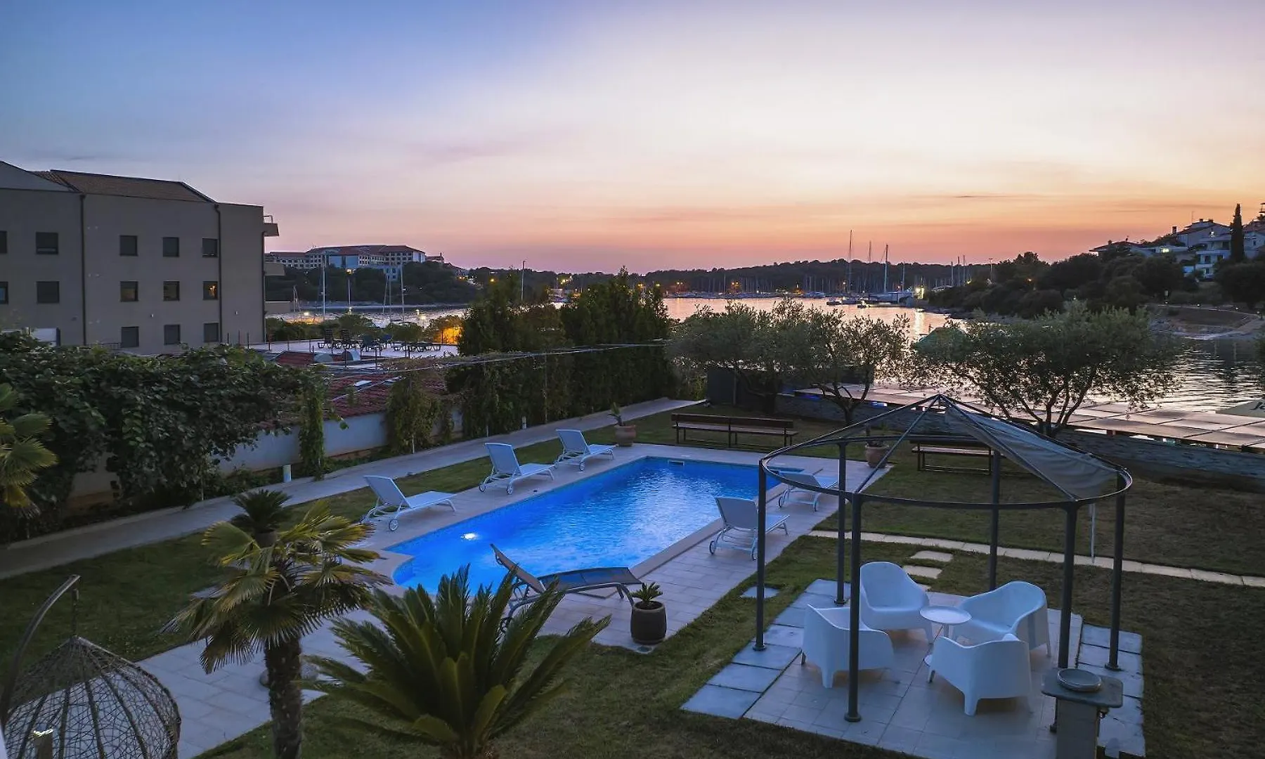Villa Contessa Del Mar In Pula For 7 People Only 200 Meters From The Beach & Pet Friendly