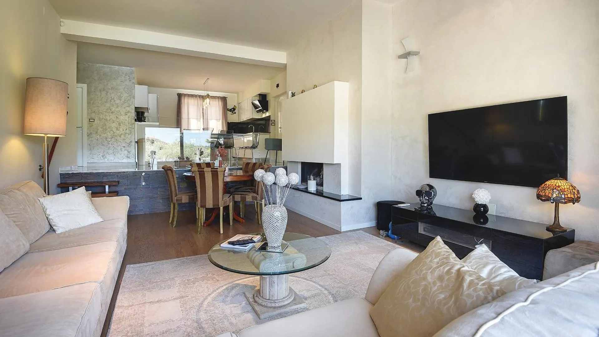 Villa Contessa Del Mar In Pula For 7 People Only 200 Meters From The Beach & Pet Friendly