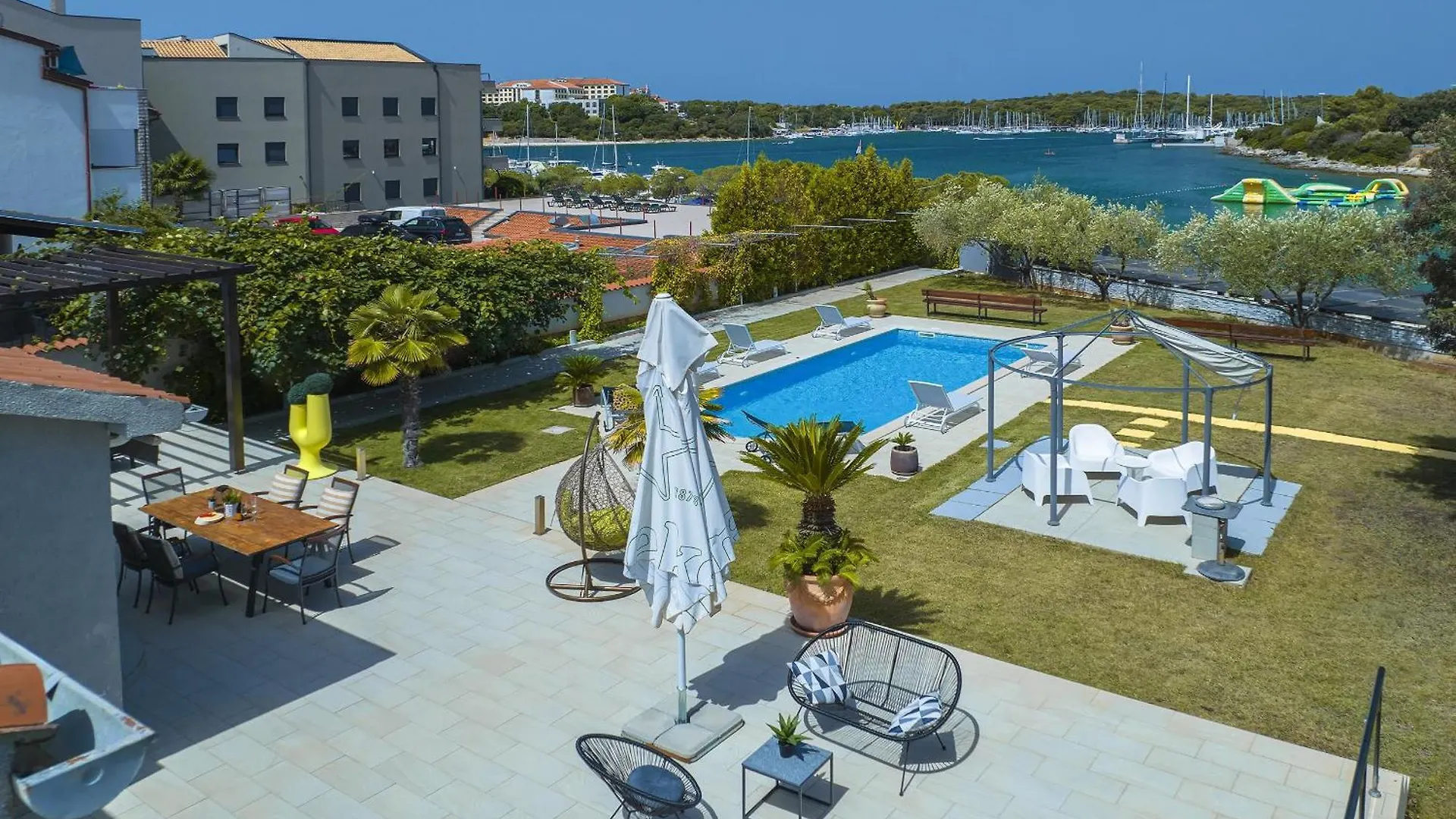 Villa Contessa Del Mar In Pula For 7 People Only 200 Meters From The Beach & Pet Friendly