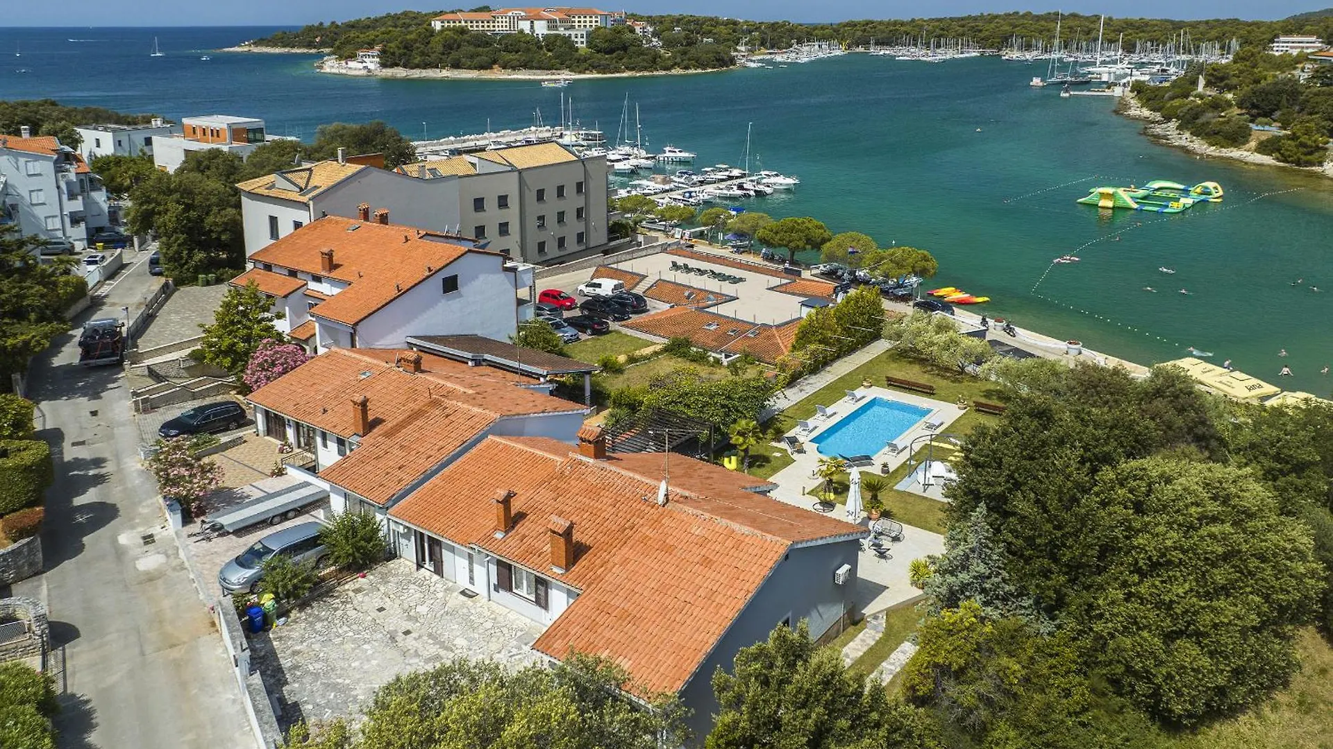 Villa Contessa Del Mar In Pula For 7 People Only 200 Meters From The Beach & Pet Friendly Croatia